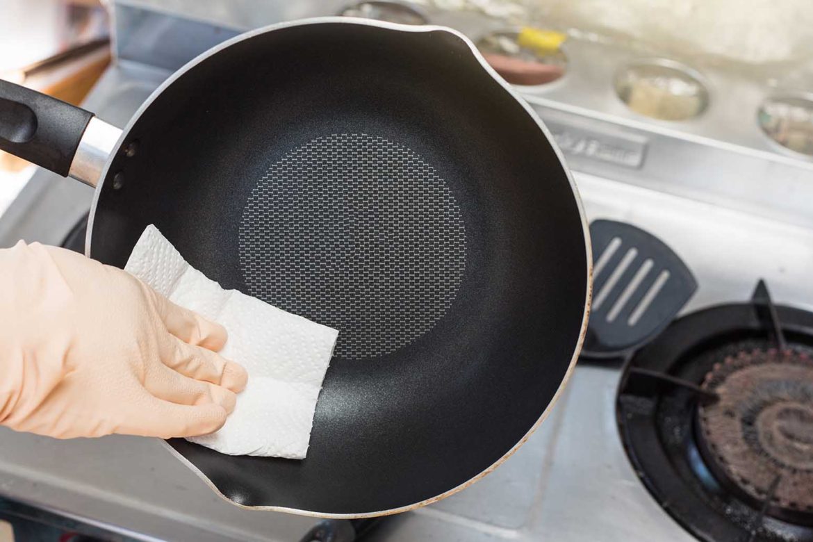 Как отмыть от нагара сковороду быстро и эффективно