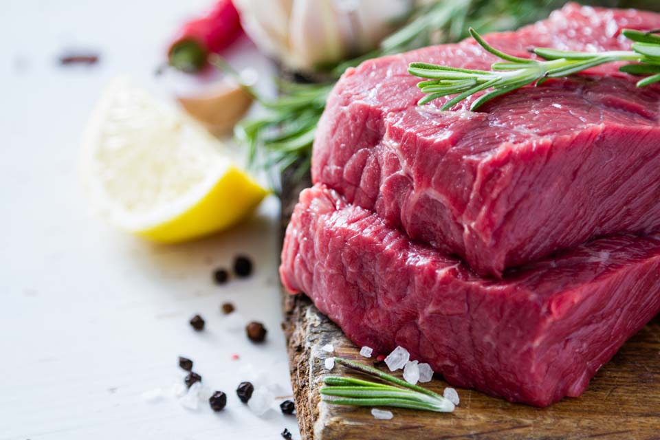 Как выбрать свежее мясо? — На рынке и в магазине
