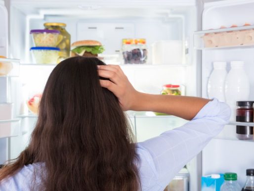 Как убрать неприятный запах из холодильника — Лучшие средства