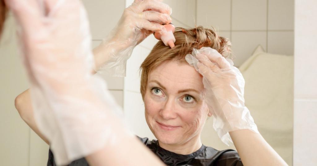 Как покрасить волосы в домашних условиях самой себе —  Пошаговые инструкции